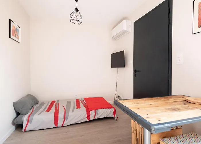 Lot En Dock 3 Logements Atypiques Et Ecologiques En Vallee De La Dordogne
