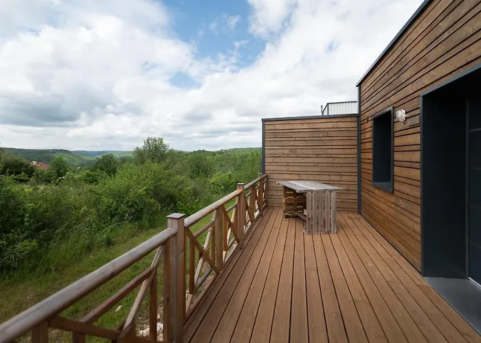 Lot En Dock 3 Logements Atypiques Et Ecologiques En Vallee De La Dordogne