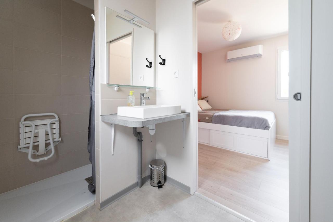 Lot En Dock 3 Atypiques Et Ecologiques En Vallee De La Dordogne Apartment Souillac