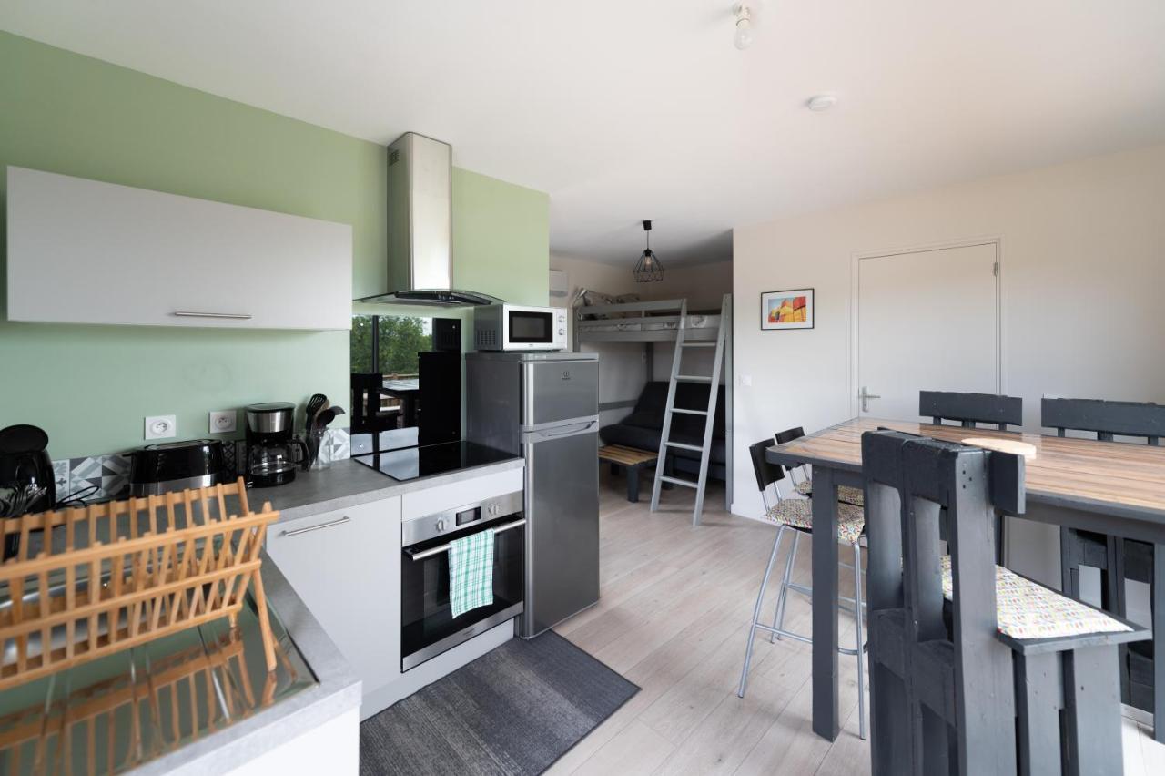Lot En Dock 3 Atypiques Et Ecologiques En Vallee De La Dordogne Apartment Souillac